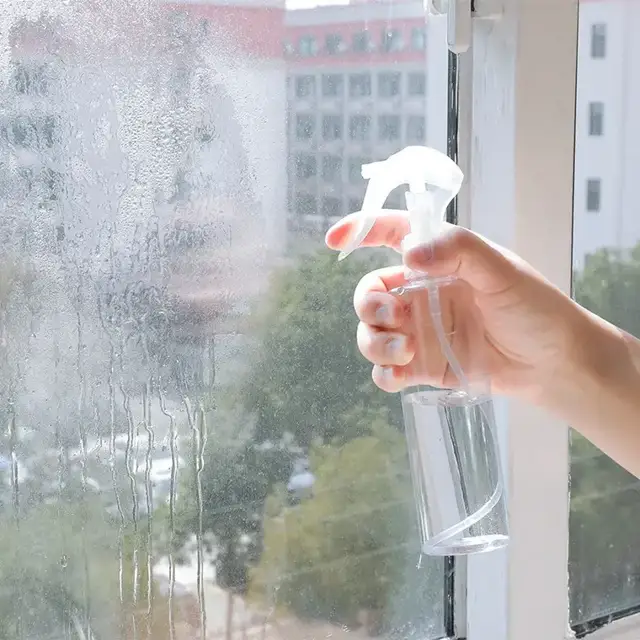 Plastic Spray Bottles view 2